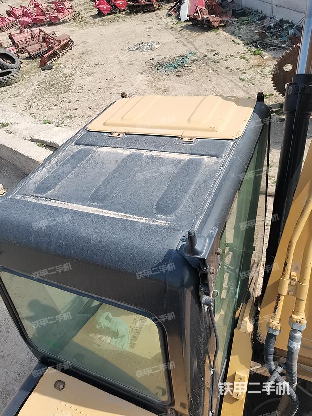 驾驶室顶部（整机外观）