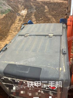 驾驶室顶部（整机外观）