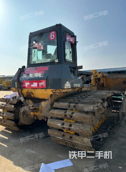 整机右后45°（设备外观及核心部件）