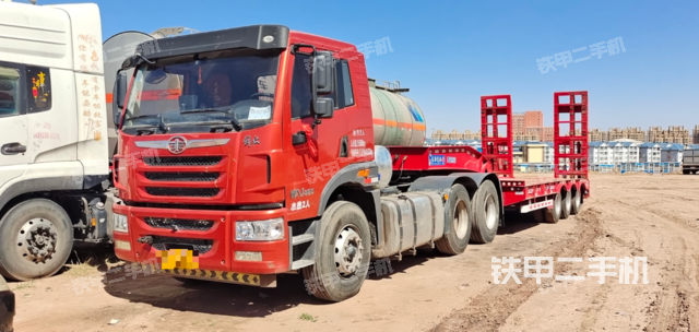 一汽解放8X4平板运输车