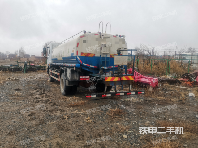 整机右后45°（设备外观及核心部件）