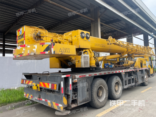 整机右后45°（设备外观及核心部件）