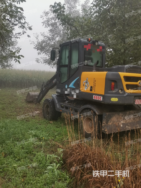 驾驶室顶部（整机外观）