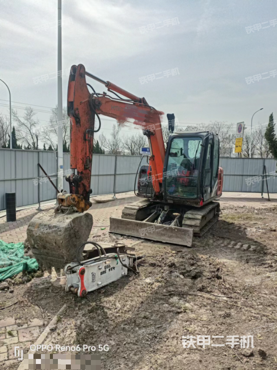 回转马达和主控阀（整机外观）