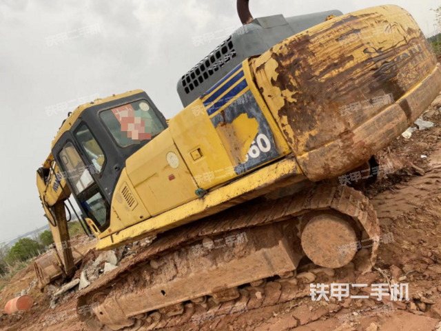 驾驶室顶部（整机外观）