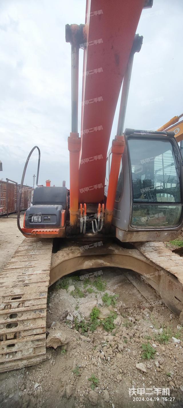 驾驶室顶部（整机外观）