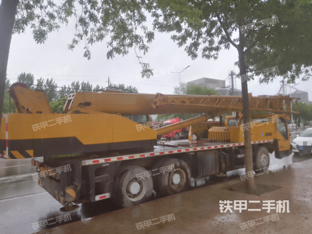 整机右侧（设备外观及核心部件）