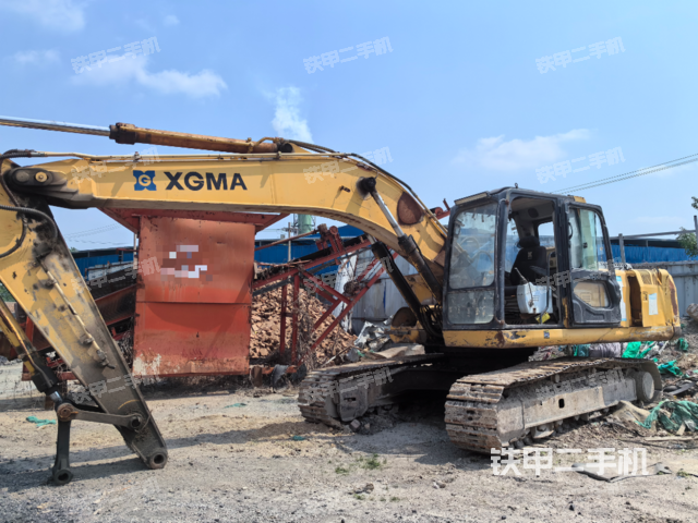 厦工XG822LC挖掘机