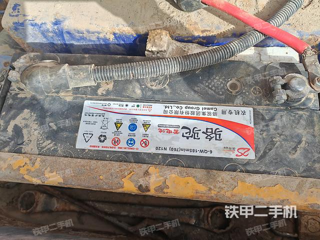 回转马达和主控阀（整机外观）