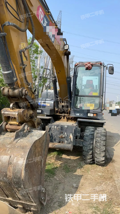 驾驶室顶部（整机外观）