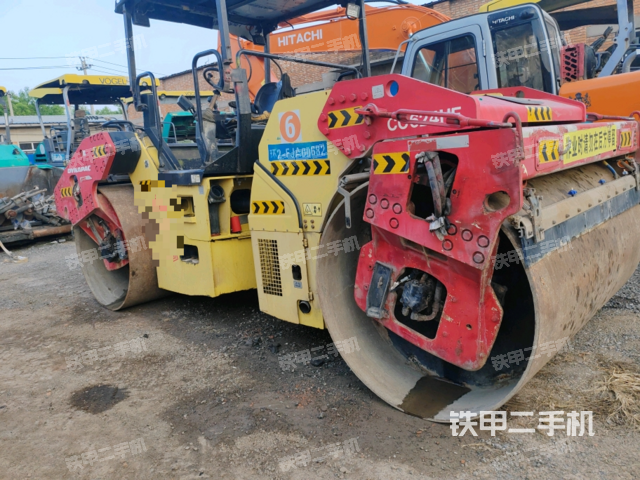 左后45°（壓路機整機外觀）