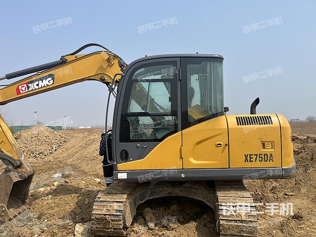 驾驶室顶部（整机外观）