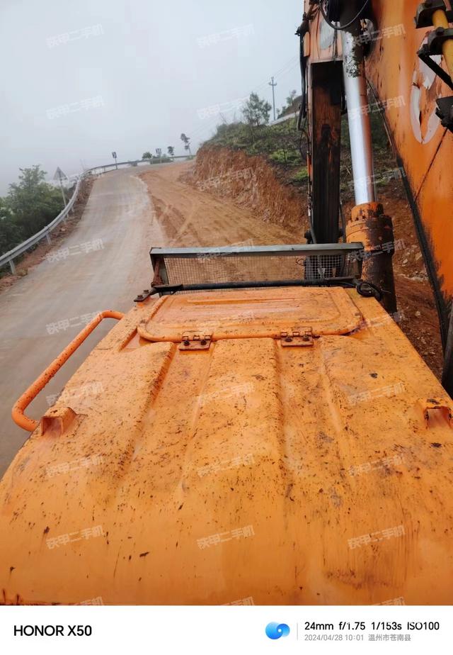 驾驶室顶部（整机外观）