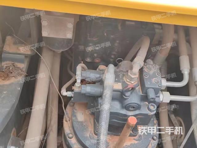 回转马达和主控阀（整机外观）