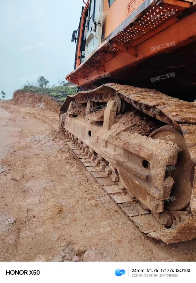 单侧履带整体（整机外观）