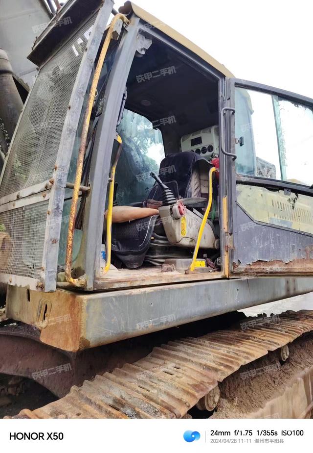 驾驶室整体（整机外观）