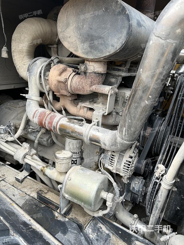 发动机右侧（整机外观及大件）