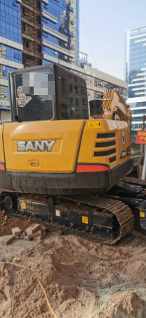 驾驶室顶部（整机外观）