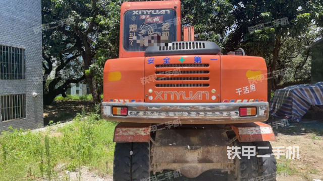 驾驶室顶部（整机外观）