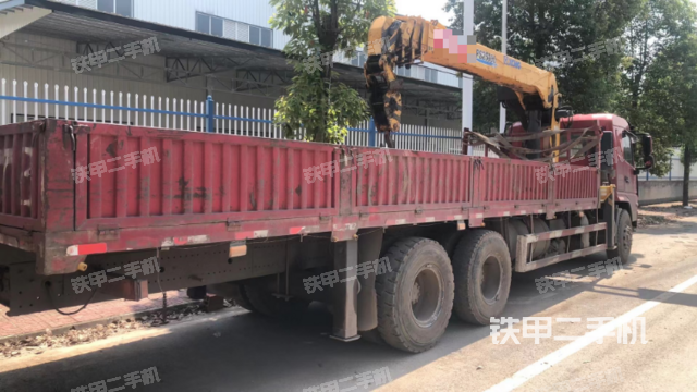 整机左侧（设备外观及核心部件）