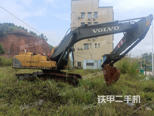 沃尔沃EC240B挖掘机