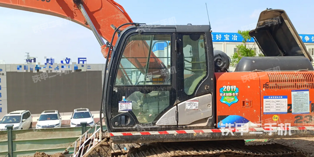 驾驶室整体（整机外观）