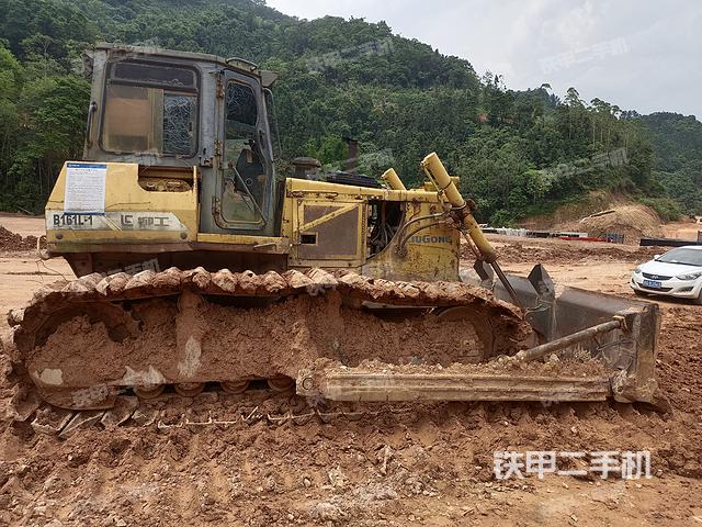 整机左侧（设备外观及核心部件）