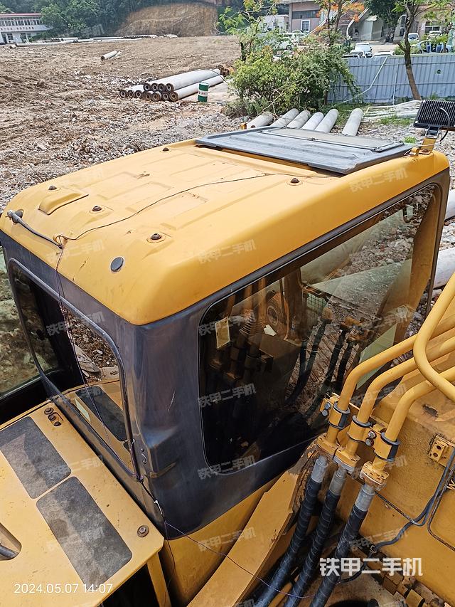 驾驶室顶部（整机外观）