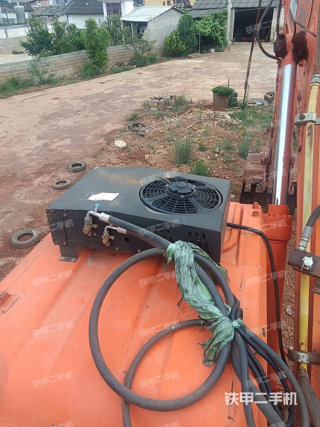 驾驶室顶部（整机外观）