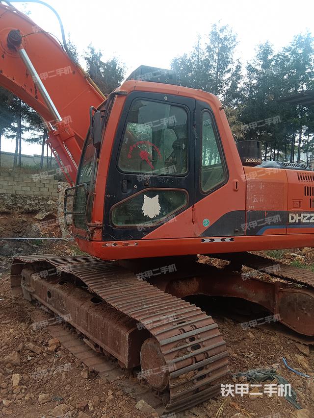 驾驶室整体（整机外观）