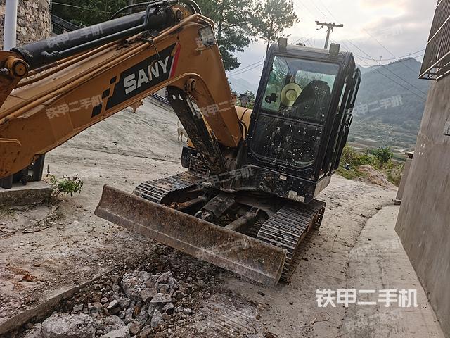 三一重工SY55C挖掘机