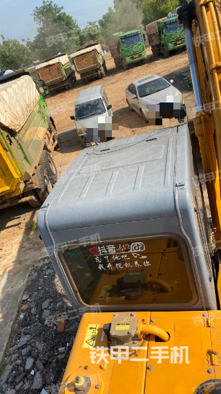 驾驶室顶部（整机外观）