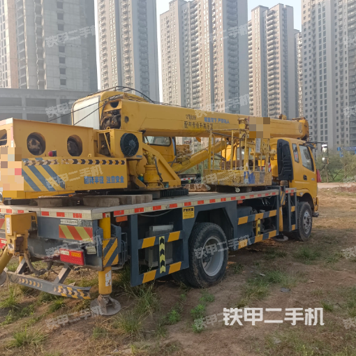 整机右侧（设备外观及核心部件）