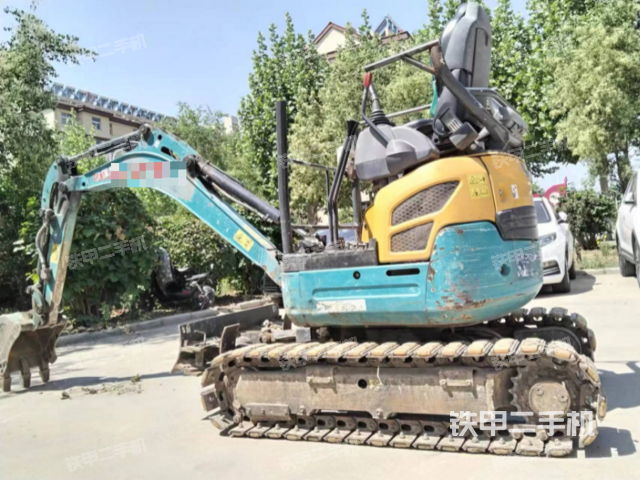 驾驶室顶部（整机外观）