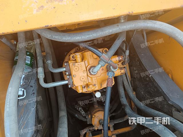 回转马达和主控阀（整机外观）