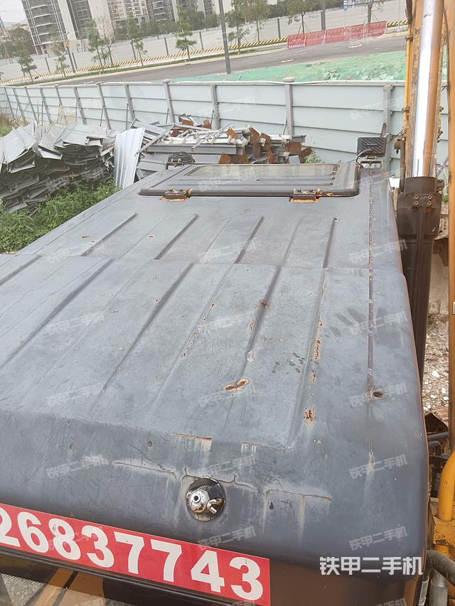 驾驶室顶部（整机外观）