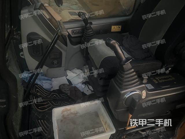 驾驶室整体（整机外观）