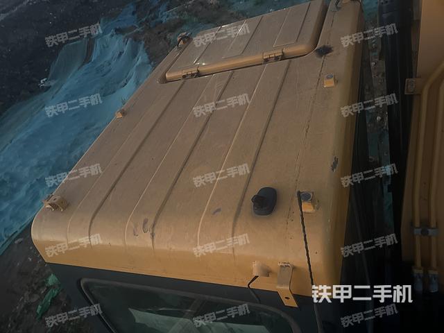 驾驶室顶部（整机外观）