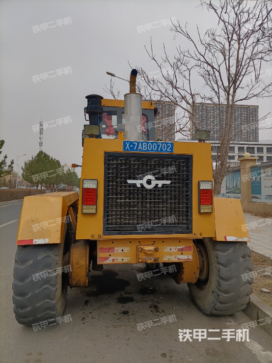 整机右侧（设备外观及核心部件）