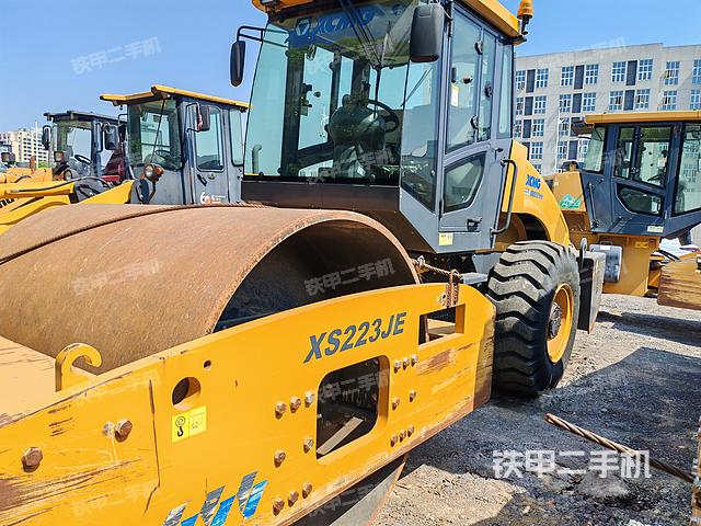 整机左侧（设备外观及核心部件）