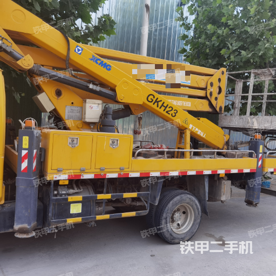 整机右侧（设备外观及核心部件）