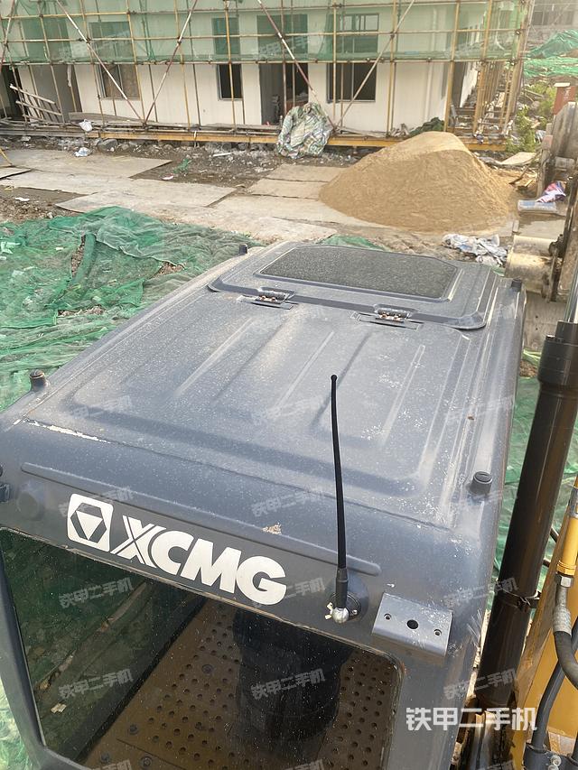 驾驶室顶部（整机外观）