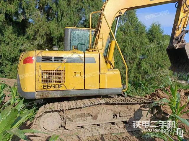 山東臨工E680F挖掘機(jī)