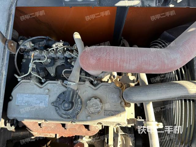 回转马达和主控阀（整机外观）