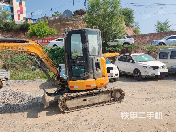 驾驶室整体（整机外观）