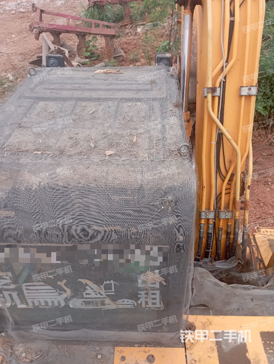 驾驶室顶部（整机外观）