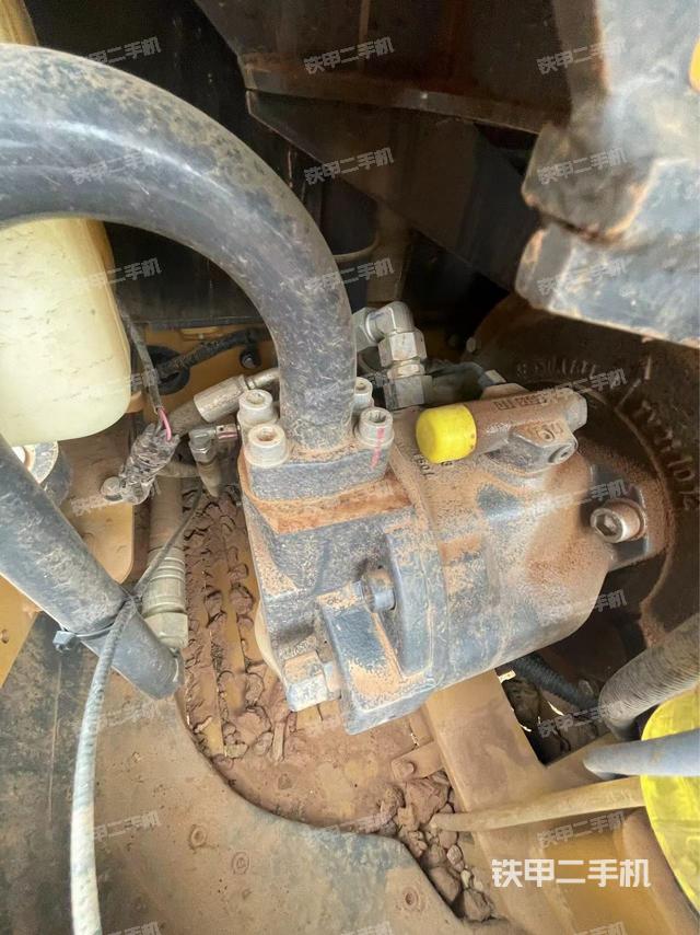 驾驶室顶部（整机外观）