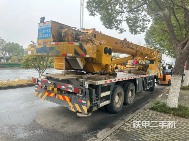 整机右侧（设备外观及核心部件）