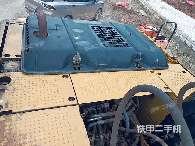 驾驶室顶部（整机外观）