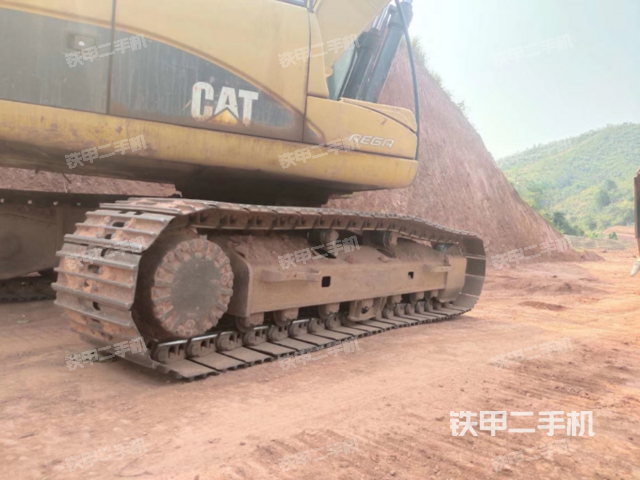 单侧履带整体（整机外观）